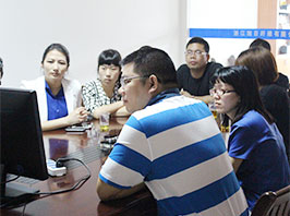 浙江旭日纖維有限公司主要生產(chǎn)和銷售浙江旭日纖維有限公司，丙綸超細旦絲，丙綸FDY絲，丙綸彈力絲，玉米纖維，中分子PE絲，冰絲，玉米纖維FDY